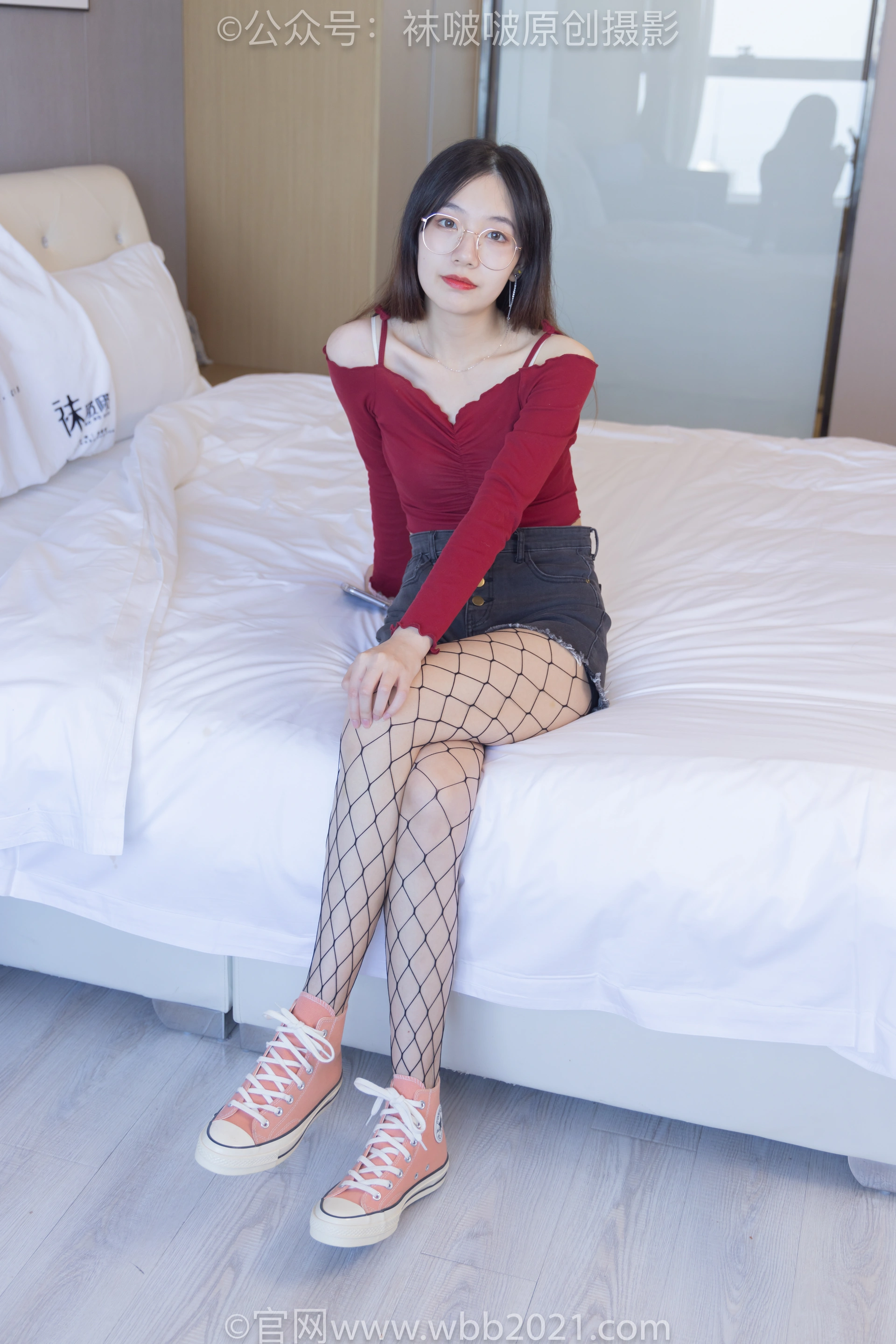 [BoBoSocks袜啵啵] NO.453 小甜豆-帆布鞋、黑色渔网袜（花絮版） 0